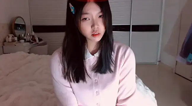 -Lucky Girl online show from February 9, 11:46 pm