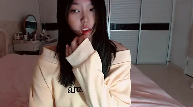 -Lucky Girl online show from February 26, 1:53 am