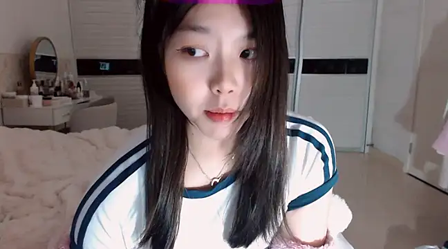 -Lucky Girl online show from March 5, 12:00 pm