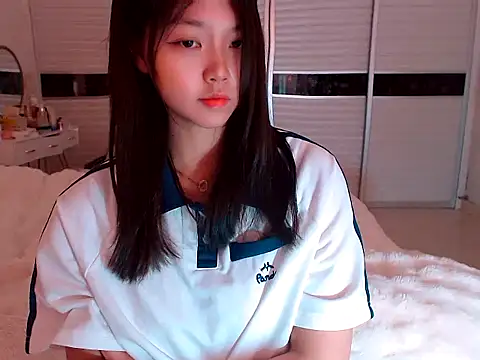 -Lucky Girl online show from March 7, 6:02 am