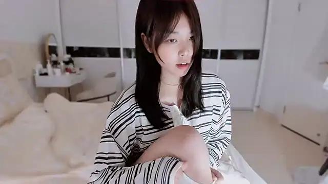 -Lucky Girl online show from September 13, 2:06 pm