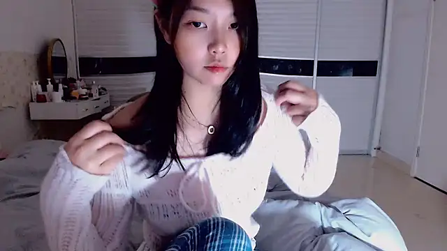 -Lucky Girl online show from October 1, 1:50 pm