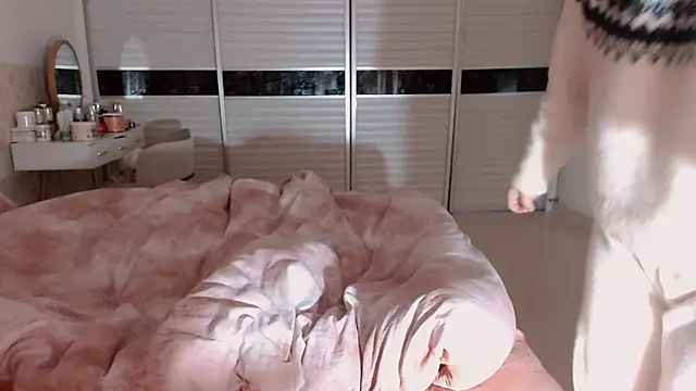 -Lucky Girl online show from December 21, 1:24 am