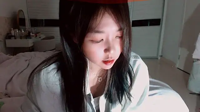 -Lucky Girl online show from March 5, 1:07 pm