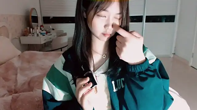 -Lucky Girl online show from April 21, 12:55 pm