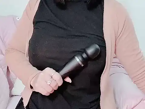 Snapshot of Bella_Babi chatting on January 19, 10:17 am Bella Babi online show from January 19, 10:17 am