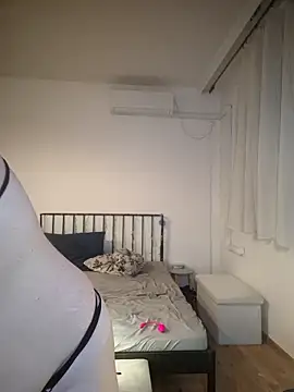 Jassiundich2 online show from September 18, 6:59 am