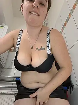 Jassiundich2 online show from January 6, 8:12 pm