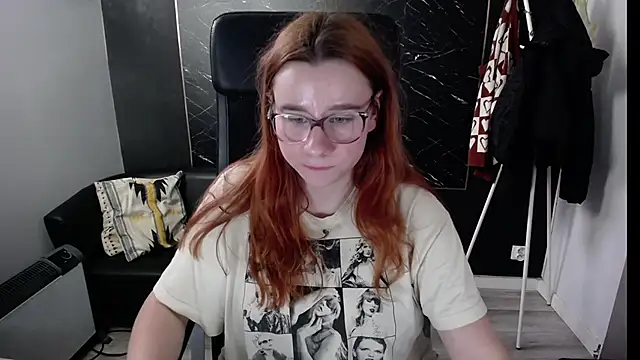 littleviki7 online show from January 2, 11:52 am