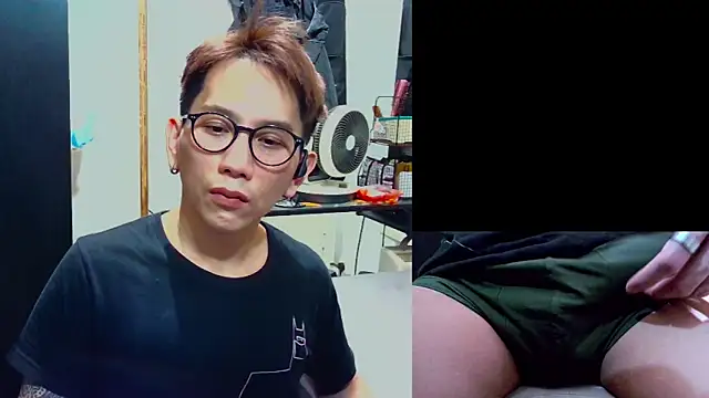 UndreamtM online show from March 23, 2:21 pm