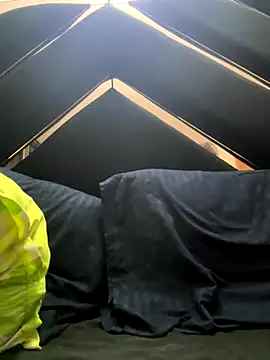 emmyjhonson07 online show from September 12, 2:00 am