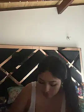 emmyjhonson07 online show from May 27, 12:29 am