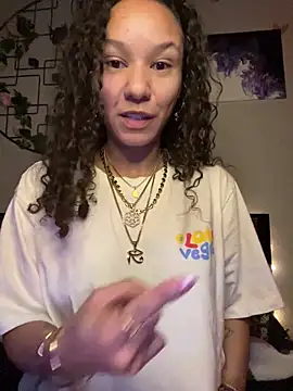 Snapshot of _Neeka_ chatting on February 14, 10:45 am Neeka online show from February 14, 10:45 am