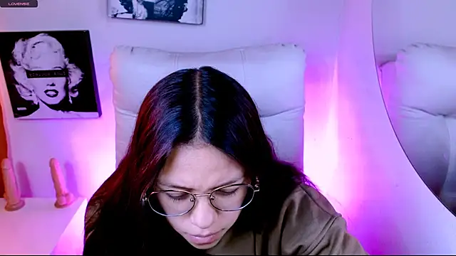 SamanthaRoldaan online show from March 12, 3:18 pm