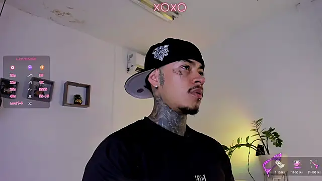 JordanSmiith  online show from January 30, 9:25 pm