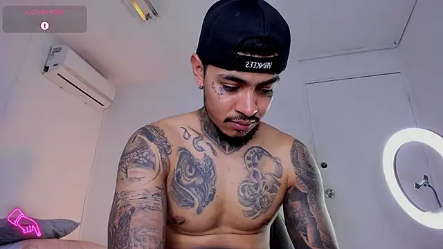 JordanSmiith  online show from February 13, 11:26 pm