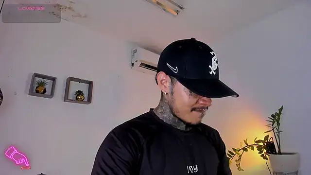 JordanSmiith  online show from February 21, 8:27 pm