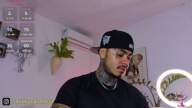 JordanSmiith  online show from October 6, 8:39 pm