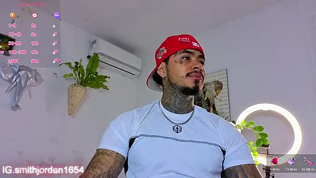 JordanSmiith  online show from November 20, 9:25 pm