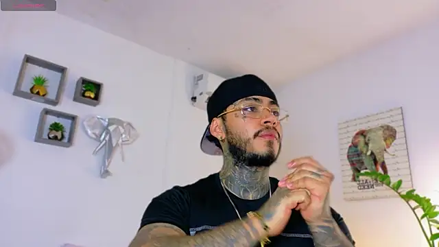 JordanSmiith  online show from March 2, 8:15 pm