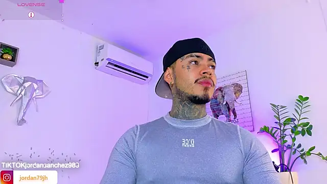 JordanSmiith  online show from April 16, 8:09 pm