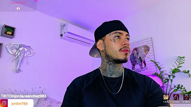 JordanSmiith  online show from April 21, 7:50 pm