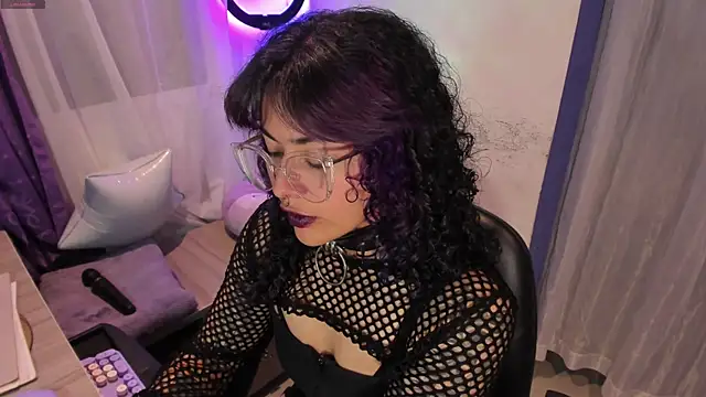 witchviolet online show from January 16, 11:59 pm