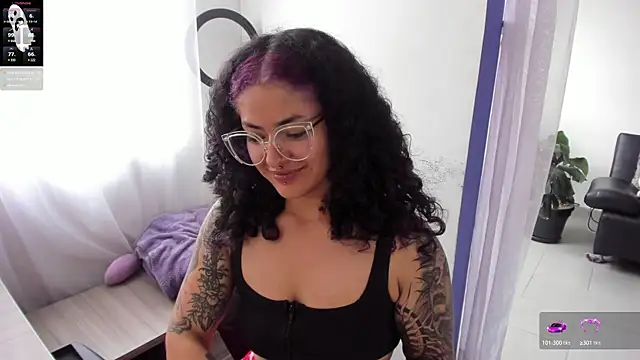 witchviolet online show from February 1, 7:02 pm