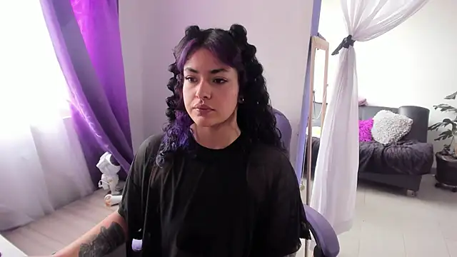 witchviolet online show from October 1, 4:02 pm