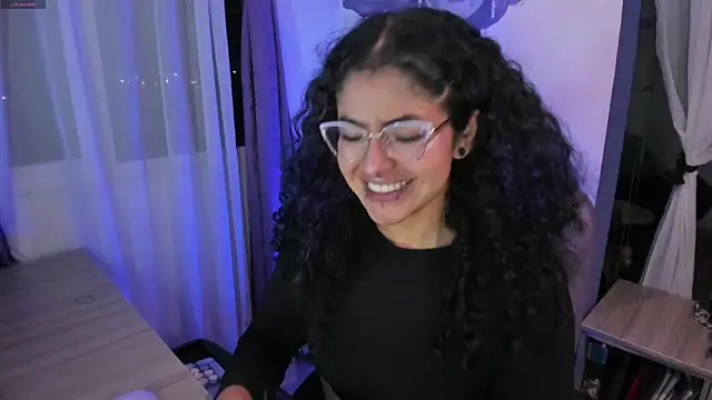 witchviolet online show from December 3, 12:18 am