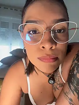 maykka online show from April 22, 12:39 pm