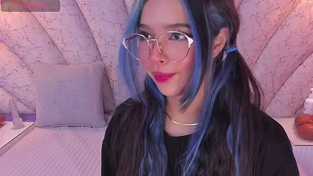 chloe watson  online show from February 11, 11:54 pm