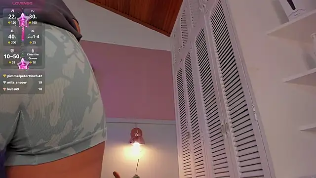 chloe watson  online show from September 26, 7:51 pm