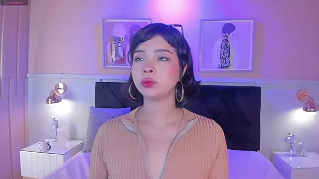 chloe watson  online show from June 9, 5:13 pm