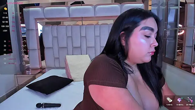 Snapshot of samantasm chatting on January 12, 3:17 am samantasm online show from January 12, 3:17 am