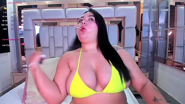 Snapshot of samantasm chatting on January 26, 3:06 am samantasm online show from January 26, 3:06 am