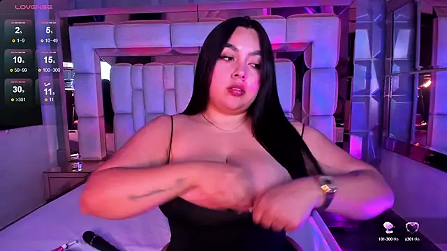 Snapshot of samantasm chatting on March 4, 2:17 am samantasm online show from March 4, 2:17 am