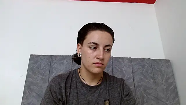 linda 33 online show from November 10, 1:10 pm