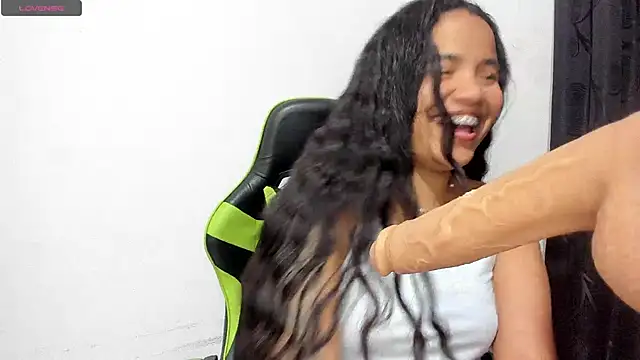 leila 22 online show from December 2, 12:30 am