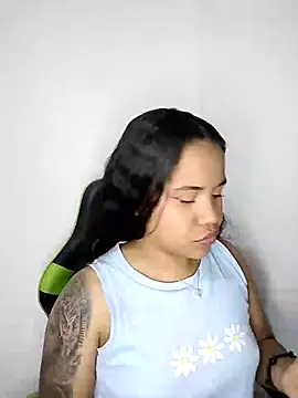 leila 22 online show from January 26, 9:51 am