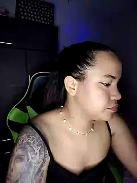 leila 22 online show from February 2, 7:25 pm