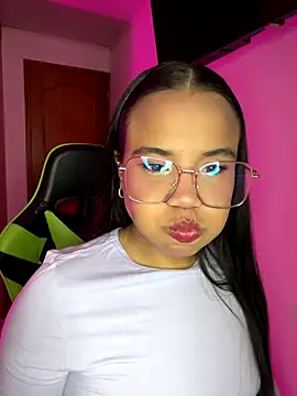 leila 22 online show from September 16, 6:25 am