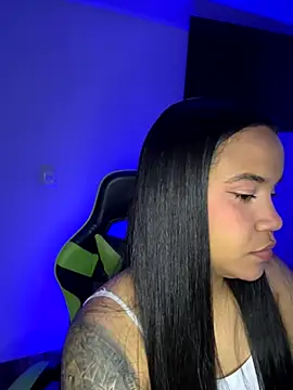 leila 22 online show from November 19, 7:52 am