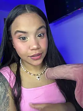 leila 22 online show from February 2, 7:18 am