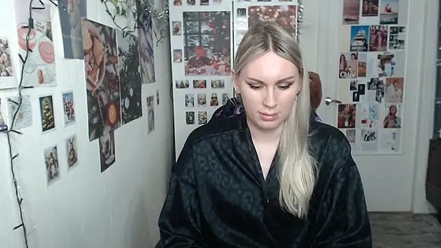 CapriScorpion online show from December 18, 3:44 pm