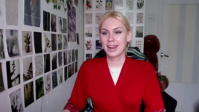 Snapshot of CapriScorpion chatting on May 20, 1:39 pm CapriScorpion online show from May 20, 1:39 pm