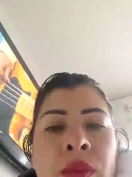 Snapshot of queen_fetish chatting on December 3, 7:44 pm queen fetish online show from December 3, 7:44 pm