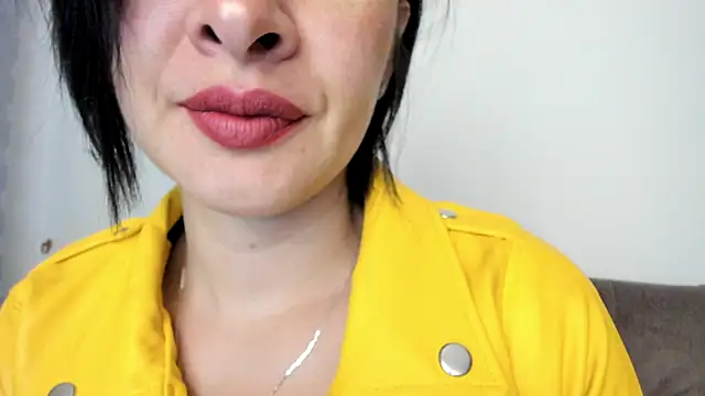 Snapshot of queen_fetish chatting on December 12, 10:24 am queen fetish online show from December 12, 10:24 am