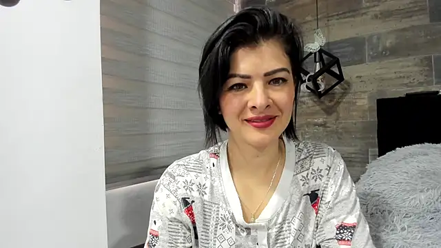 Snapshot of queen_fetish chatting on December 20, 2:49 pm queen fetish online show from December 20, 2:49 pm