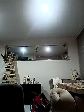 Snapshot of queen_fetish chatting on December 21, 2:41 am queen fetish online show from December 21, 2:41 am